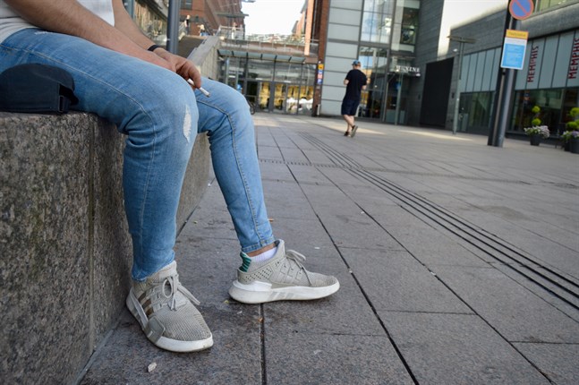 Försäljningen av e-cigaretter har drastiskt minskat i Finland, rapporterar Yle.