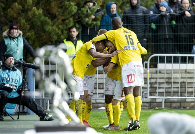 KuPS från Kuopio vann sitt första ligaguld på 43 år efter en överlägsen insats mot Inter i Åbo.