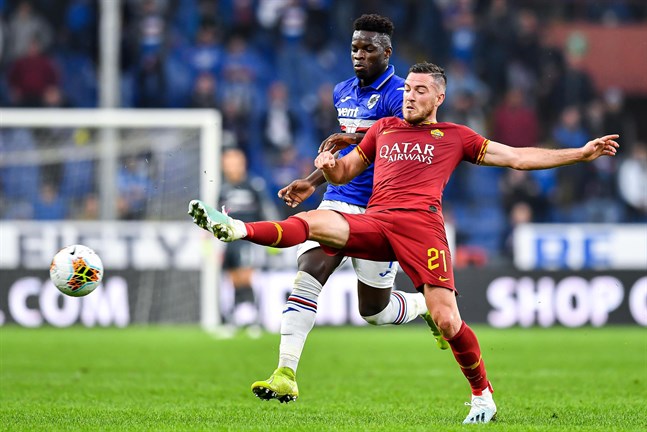 Sampdorias Ronaldo Vieira, till vänster, blev utsatt för rasism när Roma kom på besök på söndagskvällen.