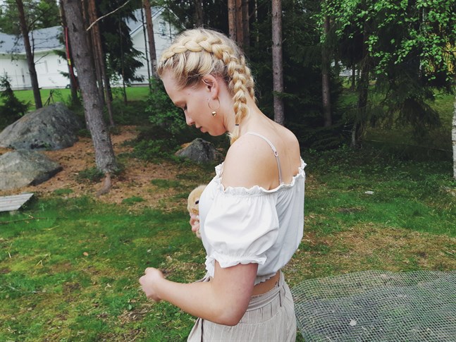 Elin Laihorinne får andra pris i kolumntävlingen "Argh?".
