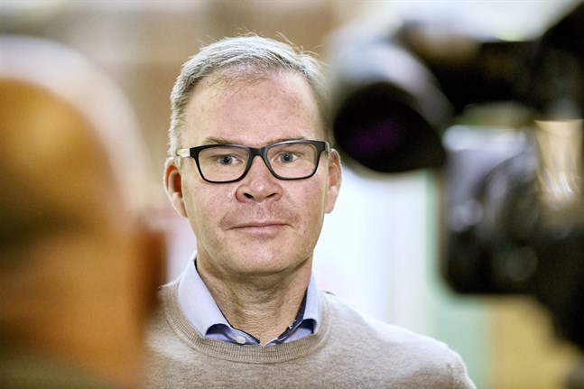 Mika Aarnikka, Finlandschef vid Huawei Enterprise Business Group, säger att all uppståndelse tvingar bolaget att satsa mer på datasäkerhet.