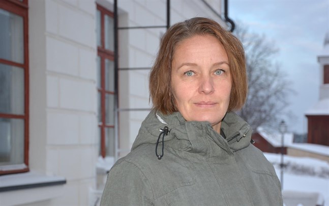 Kristinestads stadsdirektör Mila Segervall är i karantän och distansjobbar.