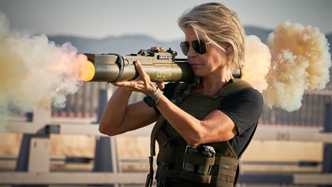 En ärrad och trettio år äldre Linda Hamilton återvänder i rollen som Sarah Connor i "Terminator: Dark Fate".