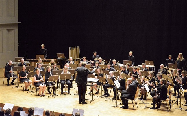 Det hör till Jeppo Ungdomsorkesters traditioner att delta i tävlingar när möjlighet finns, både hemma i Finland och utomlands. Den här bilden togs under en konsert i Schaumansalen för några år sedan.