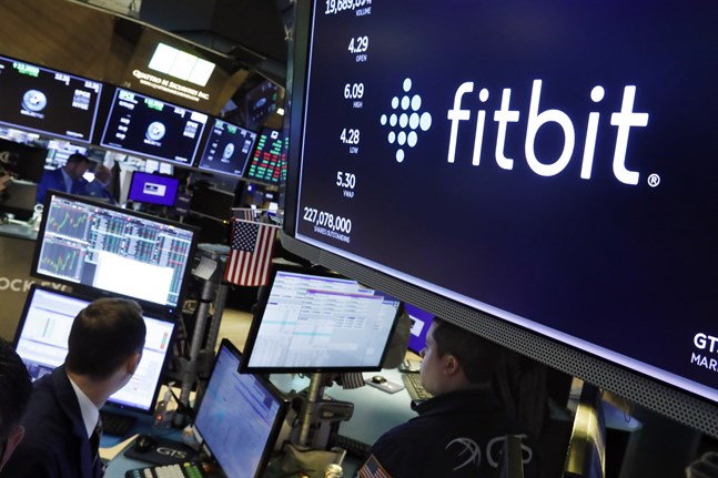 Fitbits aktie har lyft sedan Reuters tidigare i veckan skrev om Googles bud på bolaget.