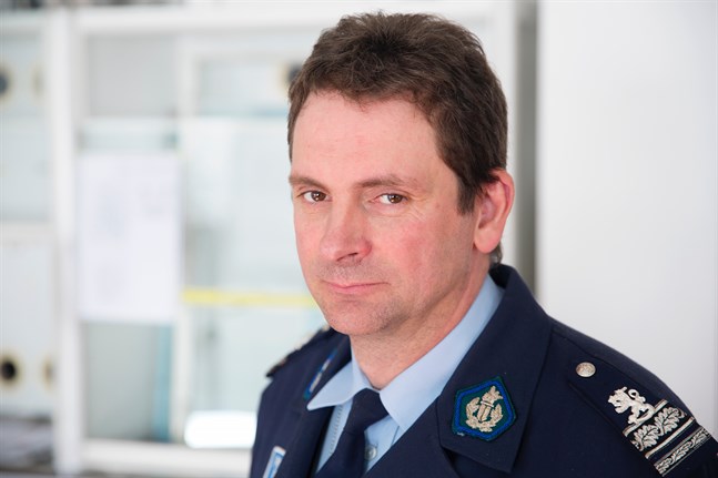 Överkommissarie Kjell Nylund ansvarar för den svenskspråkiga utbildningen vid Polisyrkeshögskolan i Tammerfors.