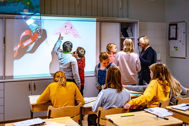 Om läsåret startar redan den 11 augusti kan man hålla en veckas höstlov i Kronobyskolorna i oktober. Bilden är från Centralskolan.