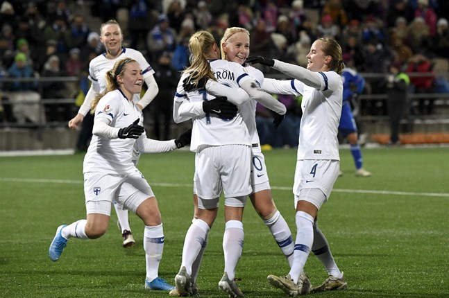 Finland fick fira också mot Portugal.