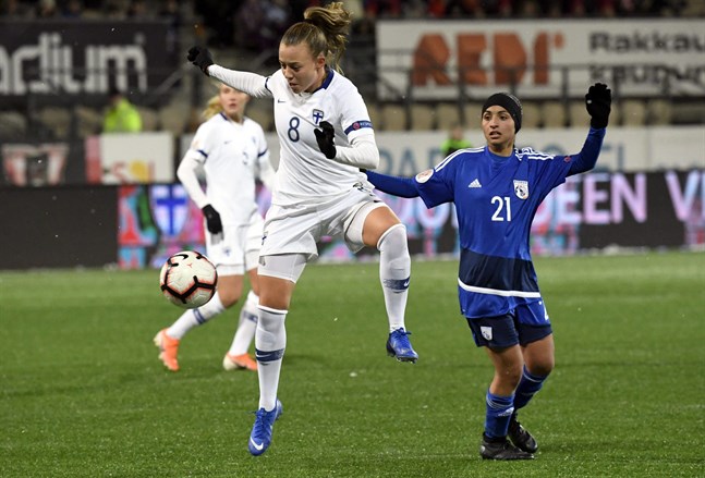 Karlebybördige Olga Ahtinen debuterade i damlandslaget 2017 och har sedan dess spelat 30 landskamper.