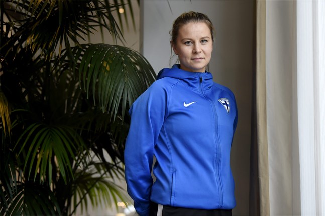 Emmi Alanen spelade sina senaste matcher med landslaget 13 och 17 juni då Finland mötte Island.