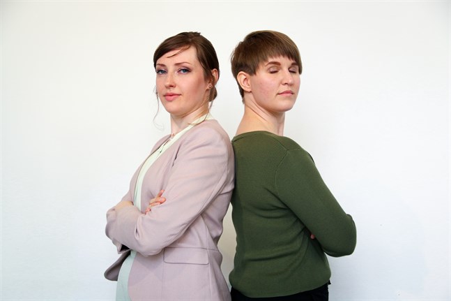 Frida Wickholm och Minerva Peijari i Teater Hekate vill bryta stigmat kring psykisk ohälsa.