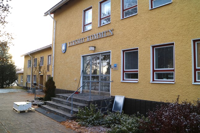 Larsmos bokslut blev sämre än väntat.