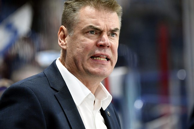 U20-förbundskaptenen Raimo Helminen fick se sitt Finland inkassera en förlust i premiärmatchen i helgens turnering.