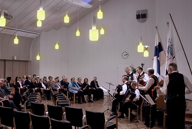 Bilden är från en svenska dagen-fest i Seinäjoki 2011.