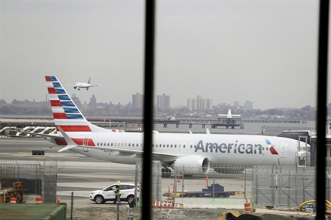 Ett av American Airlines Boeing 737 Max 8, som får stanna på marken en bra bit in på nästa år. Arkivbild.