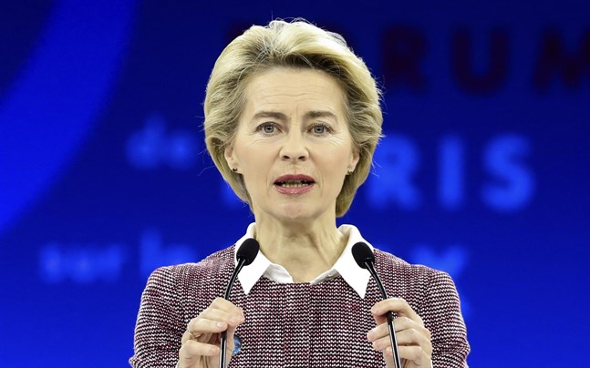 EU-kommissionens tillträdande ordförande Ursula von der Leyen under ett framträdande på tisdagen i Paris.