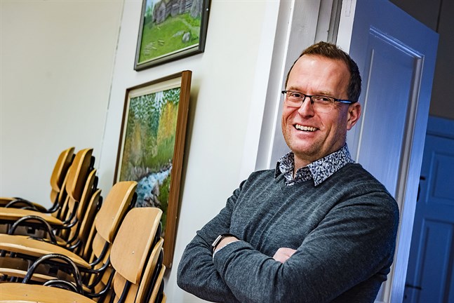 Negativa attityder och diskriminering av äldre ska ha ett namn för att man ska kunna prata om det, säger Fredrik Snellman. Först då kan man bryta de negativa konsekvenser som ålderism medför och som kostar samhället stora summor.