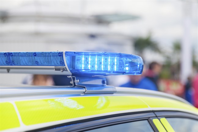 Nollinjen hjälper personer som utsätts för våld i nära relationer. Polisens rådgivningstjänst hjälper med till exempel passärenden eller hittegods.