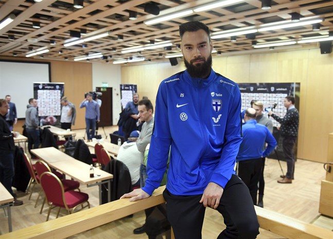 Tim Sparv, 32, medger att det varit lite svårt att slappna av inför EM-kvalmötet med Liechtenstein. "Snacket och tankarna har hela tiden kretsat kring matchen", säger han.