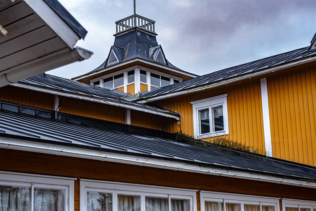 Är det bättre att en stiftelse bildas för Samlingshuset? Frågan kom upp i söndags när ungdomsföreningen diskuterade husets framtid.