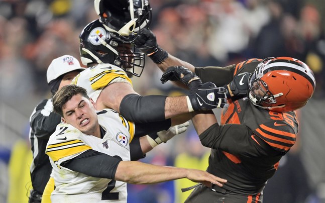 Clevelands Myles Garrett (till höger) och Pittsburghs Mason Rudolph var huvudpersonerna i bråket.