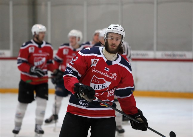 Jesper Portin visade vägen mot Hela-Kiekko genom att göra fyra mål.