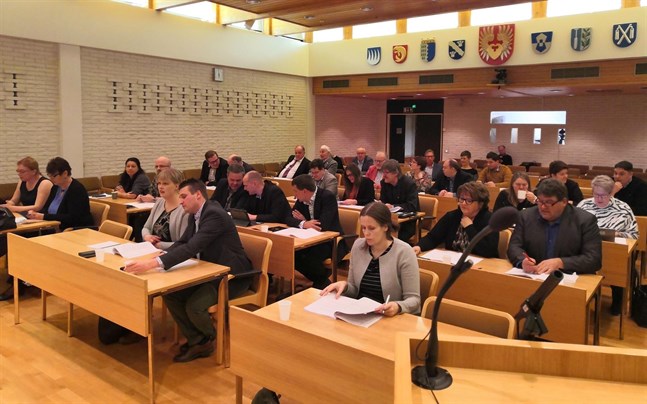 Stadsstyrelsen i Närpes ställer sig positiv till att möten kunde hållas under kontorstid. Men när det gäller stadsfullmäktige håller man fast vid kvällstid.