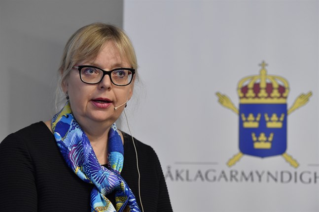 Vice överåklagare Eva-Marie Persson lägger ner förundersökningen mot Julian Assange.