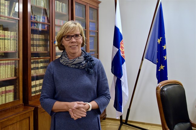 Justitieminister Anna-Maja Henriksson (SFP) anser att fredsorganisationerna främjar demokratin och de mänskliga rättigheterna.
