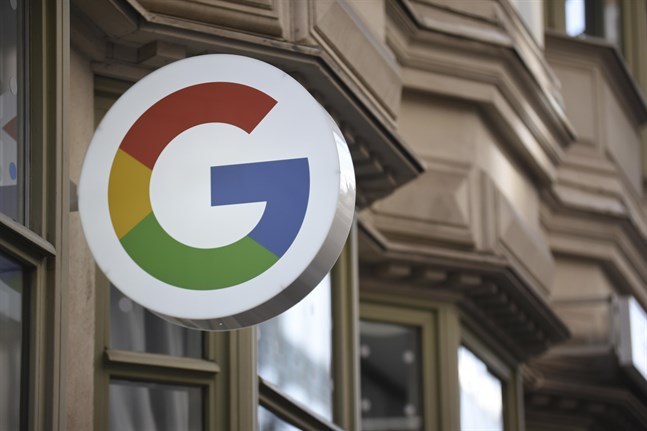 Det går inte att undgå de villkor som Facebook och Google har dikterat om man vill använda internet, skriver Amnesty i ett pressmeddelande.