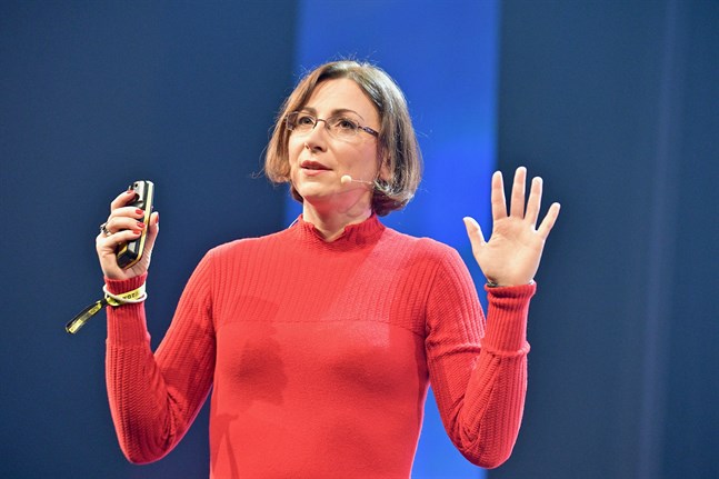 Psykologidoktor Celia Hodent ledde tidigare utvecklingen av Fortnites användarupplevelse. Enligt Hodent måste spelutvecklarna beakta mångfald, tillgänglighet och etik.