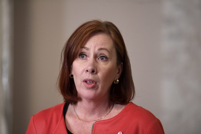 Kommun- och ägarstyrningsminister Sirpa Paatero (SDP).
