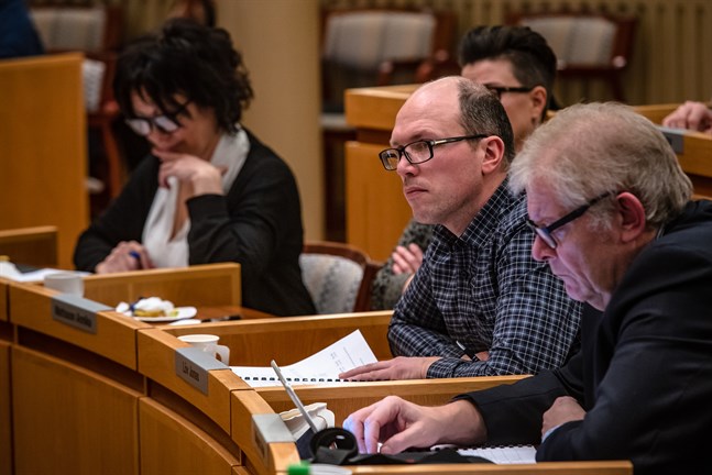 Jonas Löv (SFP) anser att cykelvägen i Purmo borde planeras innan budgetbehandlingen i höst.