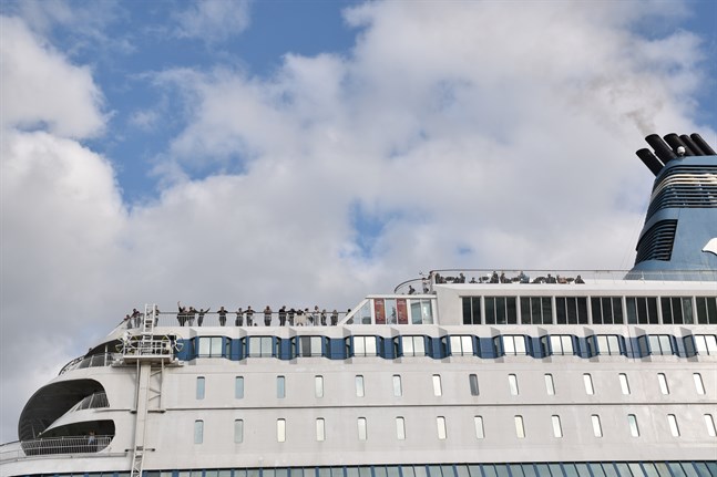 Statsrådet rekommenderar att staten slussar subventioner till passagerarfartygen också i fortsättningen.