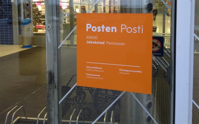 Strejken stängde i går Postens servicepunkt i Jakobstad.