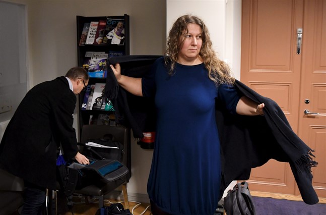 PAU:s ordförande Heidi Nieminen på riksförlikningsmannens kontor.