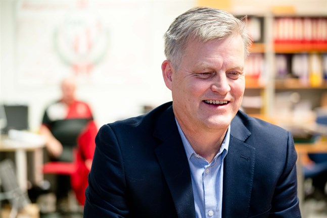 Mindre avundsjuka, mera samarbete i nejden, efterlyser Robert Åström.
