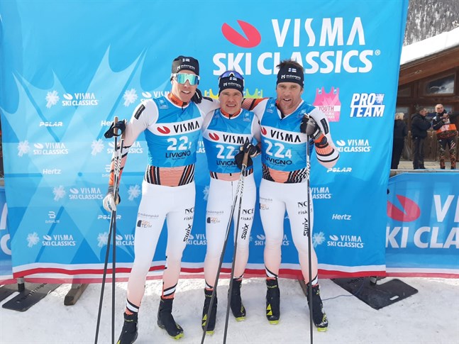 Niko Koskela, Viktor Mäenpää och Hans Mäenpää kan vara rätt så nöjda med årets första lopp i Visma Ski Classic.