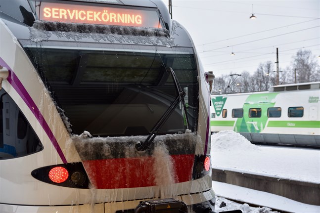 En personolycka orsakade omfattande störningar i tågtrafiken på lördagen.