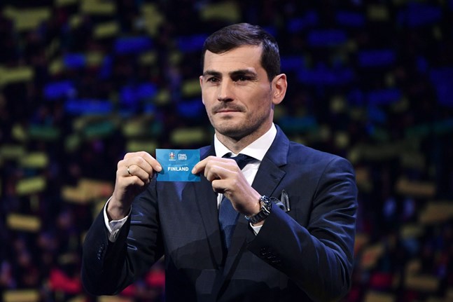 Den spanska målvakten Iker Casillas drog Finlands lapp i lottningen av EM-grupperna.