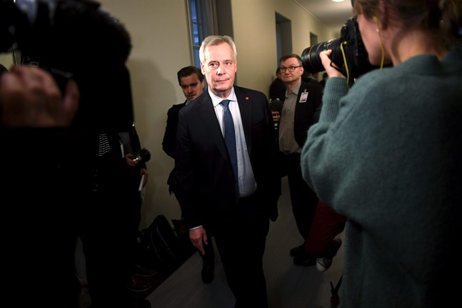 Dammet har inte lagt sig efter postkrisen. På söndagen kommer Antti Rinne (SDP) att träffa de fyra andra partiledarna i regeringen.