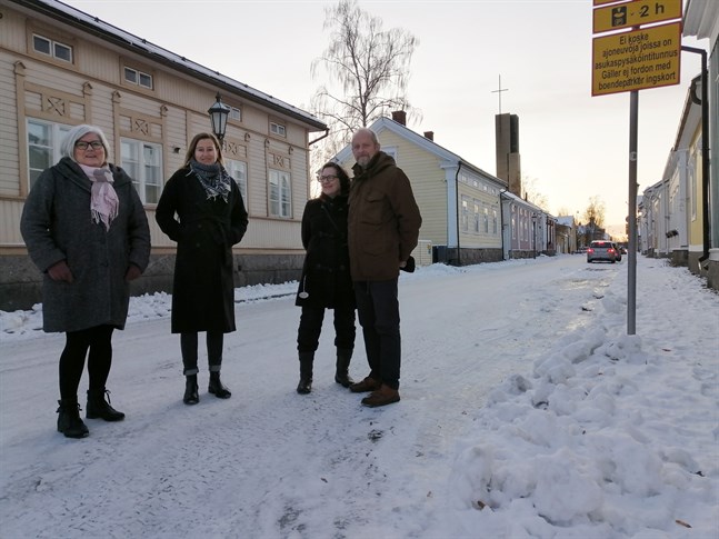 Kristiina Teerikangas, Heidi Nyblom Kuorikoski, Liisa Ranto-Oikari och Lassi Oikari hoppas att Karleby stad skulle stöds Neristassborna på ett bättre sätt.