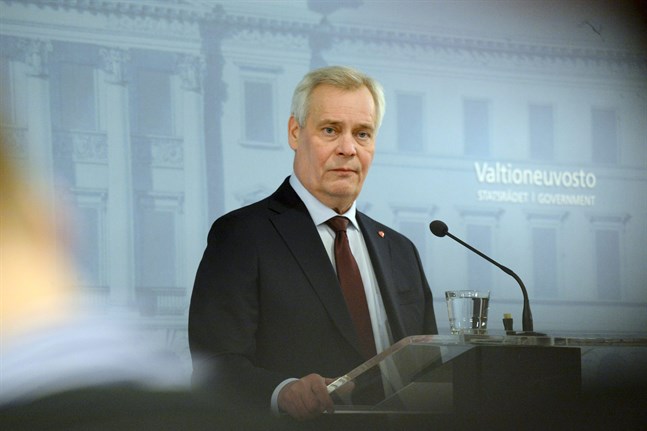 Antti Rinne (SDP) höll en presskonferens strax efter klockan 13.