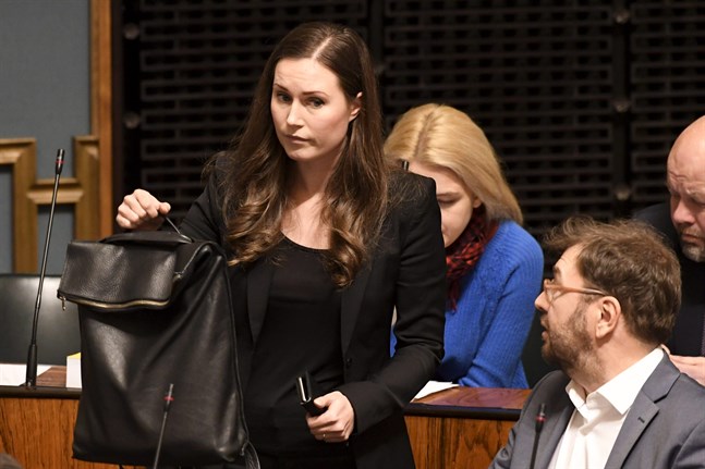 Trafik- och kommunikationsminister Sanna Marin (SDP) är ett av de tippade statsministernamnen.