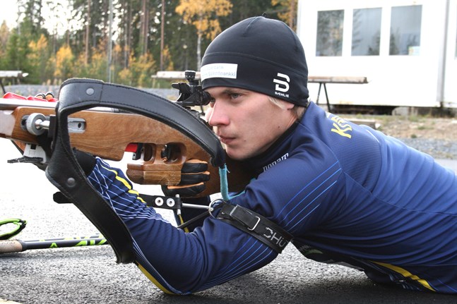 Patrik Kuuttinen får redan nu dra på sig den finländska landslagsdressen då han ska tävla i juniorernas världscup i Pokljuka i Slovenien.
