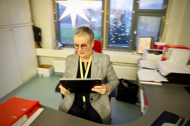Kontoret vid Westerhemmet i Malax eller hemma i Vikby. Nuförtiden har Therese Sten-Nordström, vikarierande chef för äldreomsorgen, två ställen hon kan jobba på.