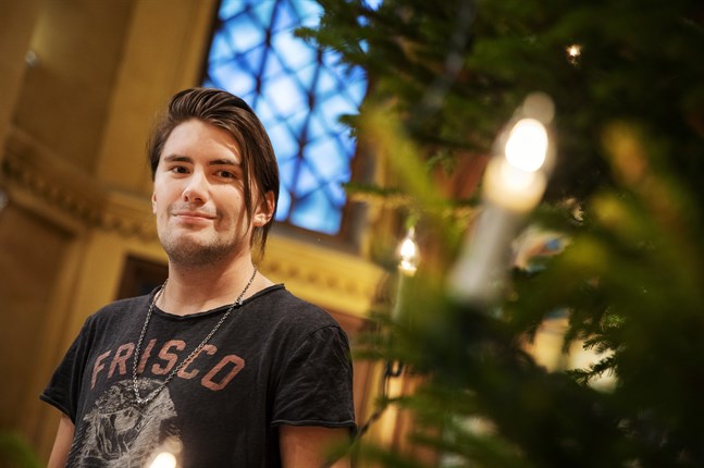 André Linman, från Vasa, gör en soloturné och medverkar i "Raskasta joulua"-turnén de kommande veckorna.