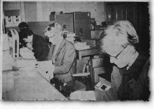 Helena Riissanen, Aila Rantamäki och Aslög Lilius i full aktion på posten i Kristinestad. Faksimil ur SÖ 23.12.1969