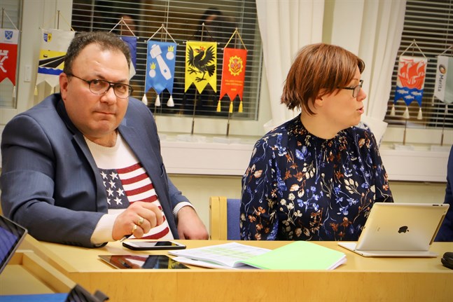 Mikael Nordmyr (SFP) vill se en positivare anda som ger kringeffekter i Korsnäs. Johanna Juthborg (SFP) anser att Korsnäsborna gott kan skryta om hur bra de har det.