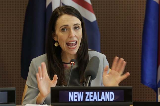 Nya Zeelands premiärminister vill inte ge råd till Finlands statsminister Sanna Marin. "Hon behöver inga råd", säger Ardern. Arkivbild.